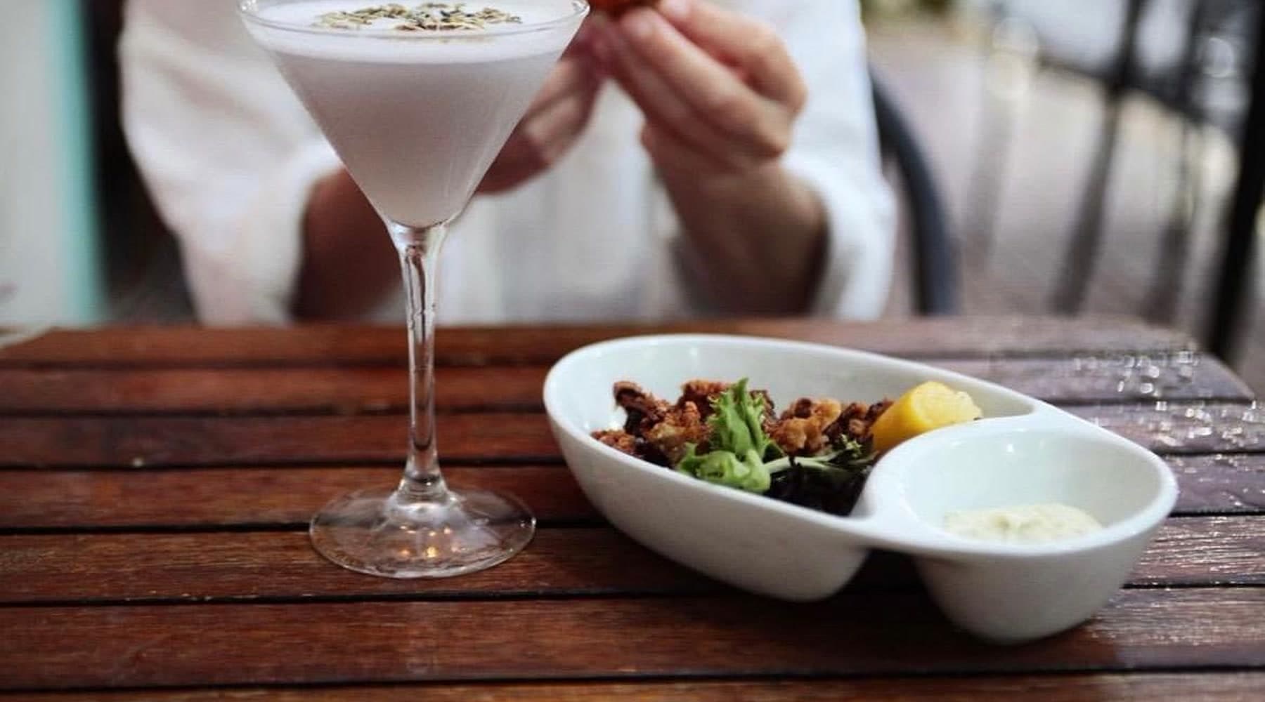 Roots Restaurant & Bar