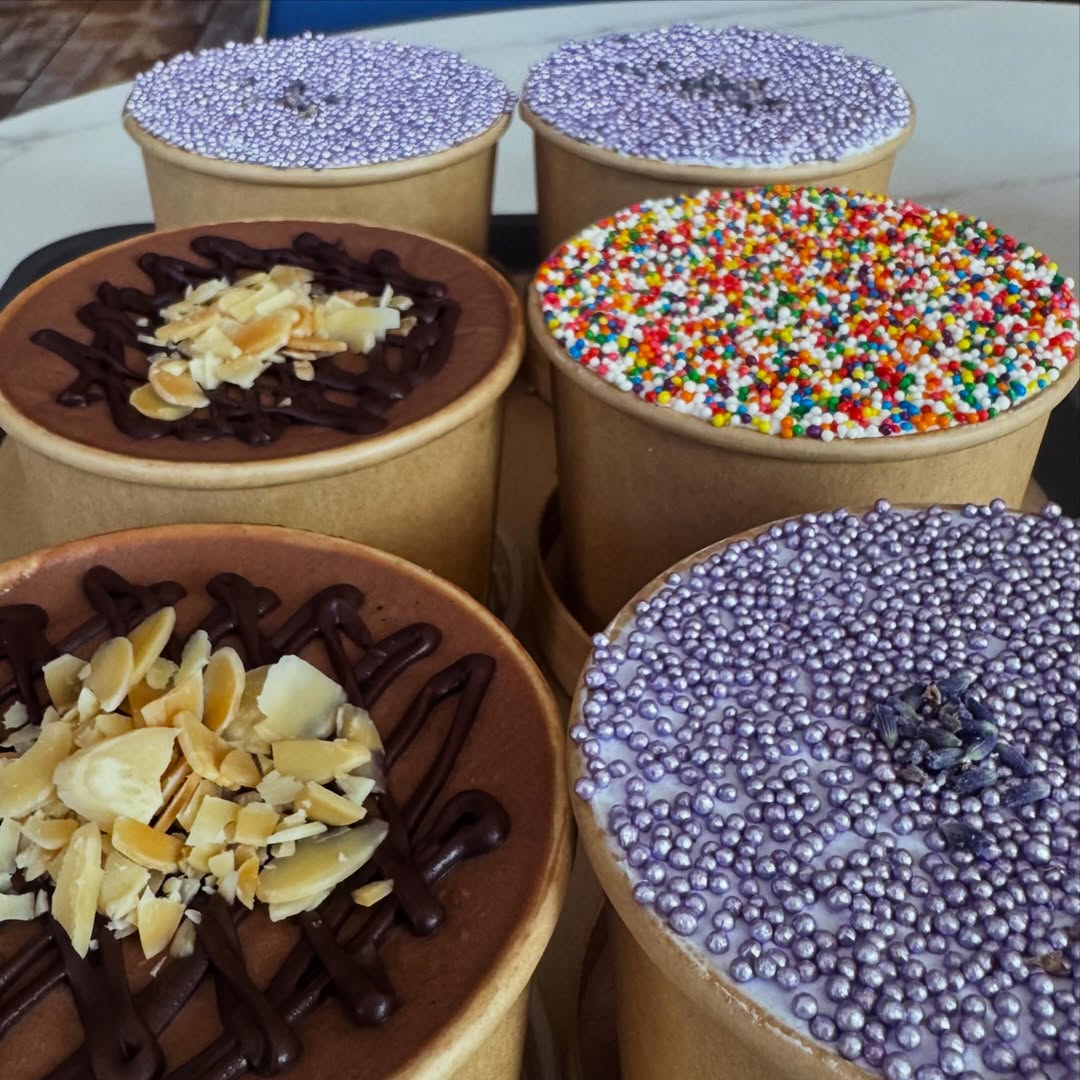 Dot cakes y croissants para una pausa dulce