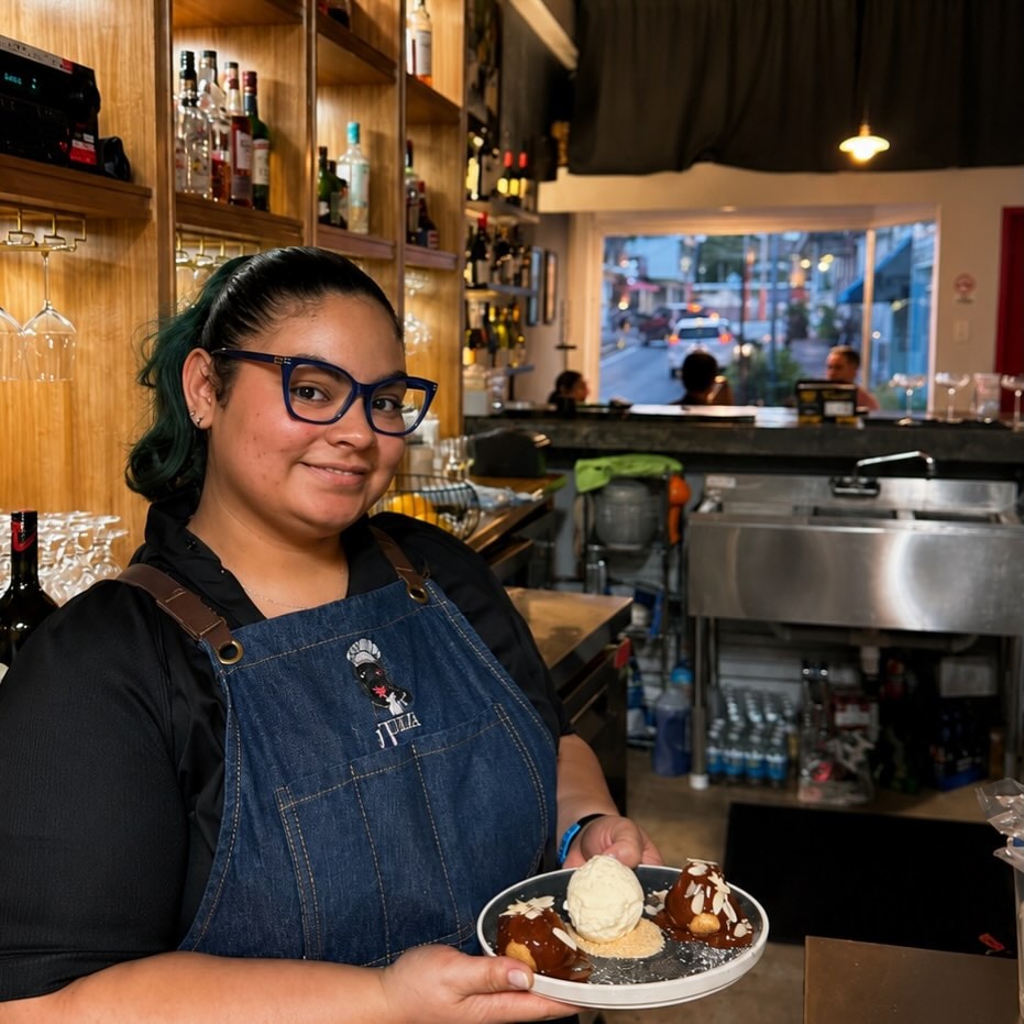 Deniska y una estación de postres construida desde Rincón
